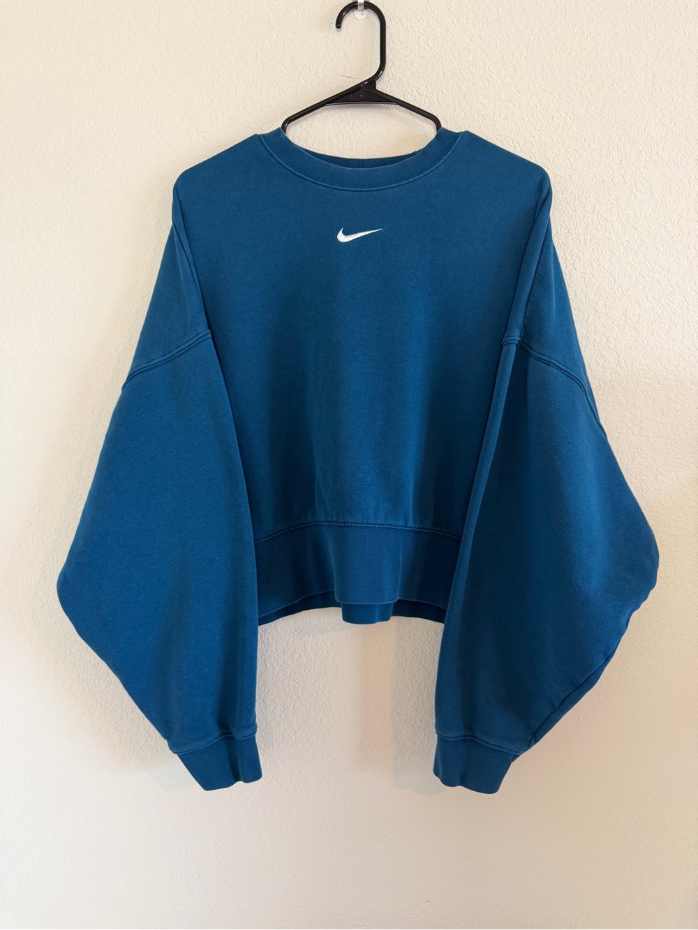 Nike *Center swoosh* Phoenix Fleece Over-Oversized Cropped Crewneck Sweatshirt